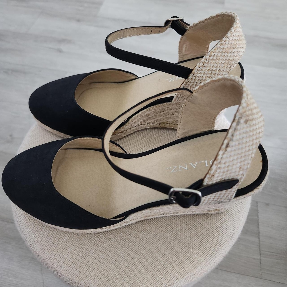 Black Espadrilles with Elegant Design - Picture 2 of 2